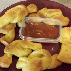 A picture of Garlic Knots.