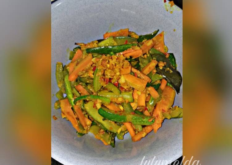 Acar Wortel Timun bumbu kuning