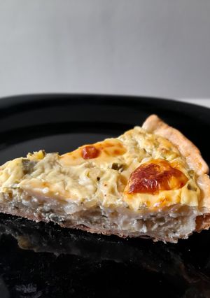 Una foto de Tarta de cebolla 🧅 y queso 🧀