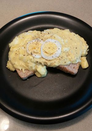 A picture of Chicken Noodle Eggs on Toast.
