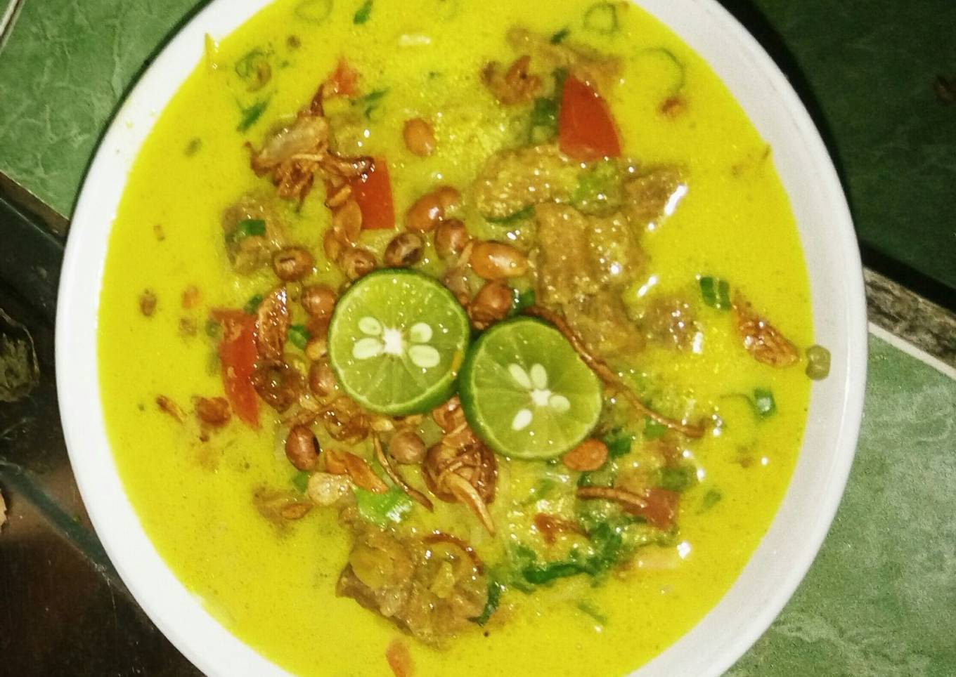 Soto mie basah (kuah santan)