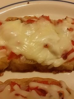 A picture of Taisen's cheese bruschetta.