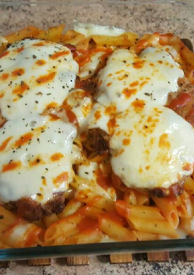 Una foto de Pechuga rebozada con pasta al horno