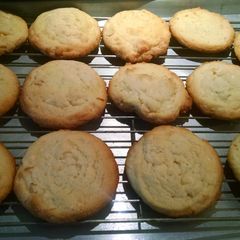 A picture of Orange Creamsicle sugar cookie.