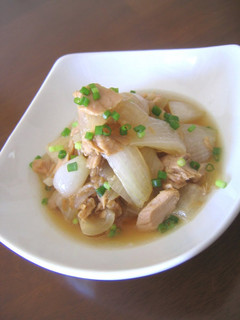 A picture of Deliciously Simmered Sweet Onions and Tuna.