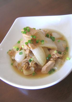 A picture of Deliciously Simmered Sweet Onions and Tuna.