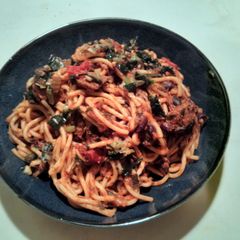 A picture of Spinach beef pasta.