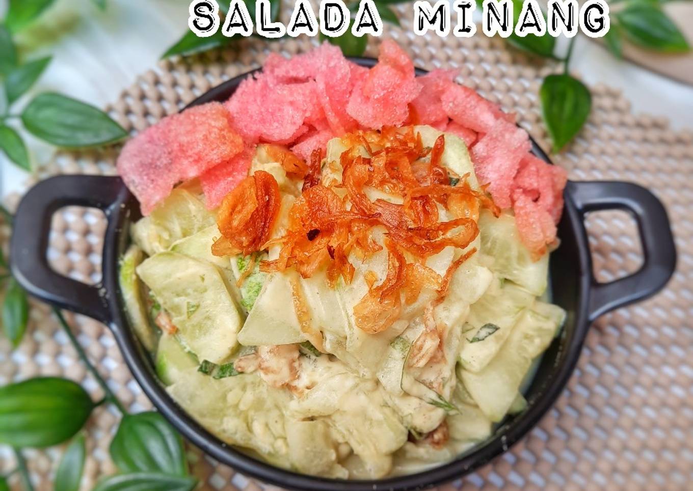 1. Salada Minang atau Salad Padang