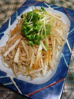 A picture of Healthy Stir-fried Bean Sprouts with Oyster Sauce.