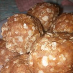 A picture of No Bake Peanut Butter Protein Balls.