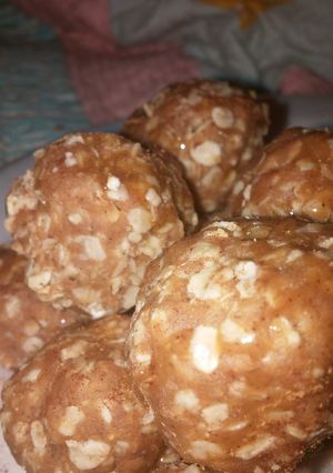 A picture of No Bake Peanut Butter Protein Balls.
