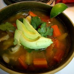 A picture of Mexican shrimp soup (Caldo de Camarón).