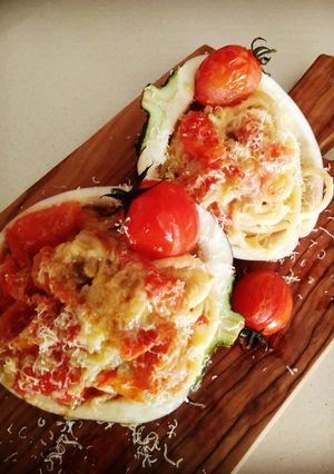 Foto di Spaghetto in melenzana, con crema di melanzane, provola e pomodorini