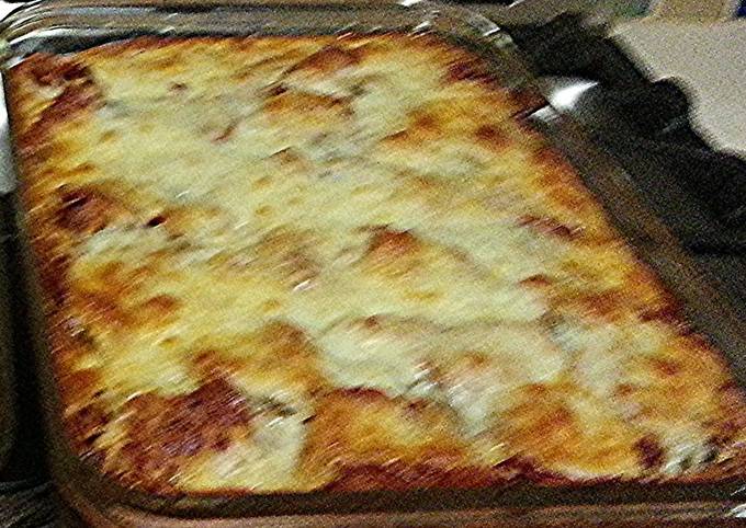 Easy Peesy yet Absolutely Delicious-y Lasagna!