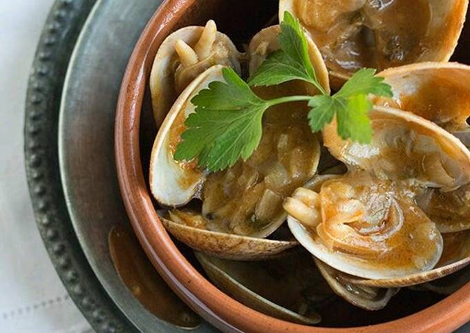 Recipe of Perfect Clams in "marinera" way