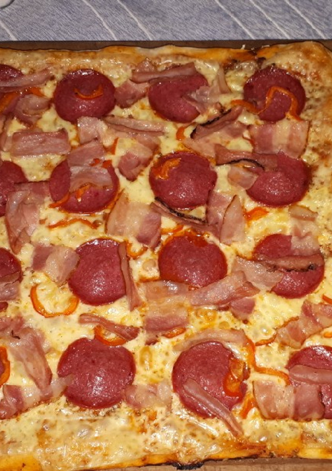 Una foto de Pizza al vino blanco