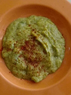Una foto de Puré de espárragos con gambas