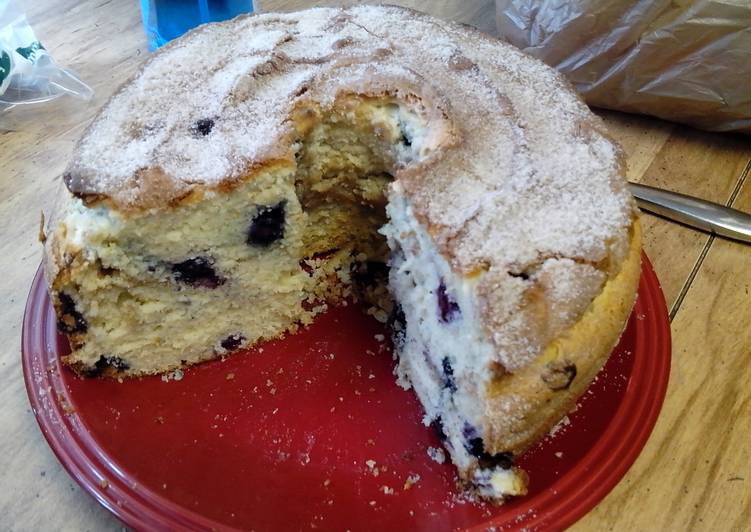Sour cream and blueberry coffee cake