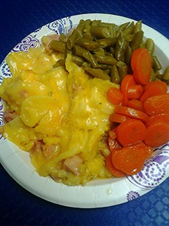 A picture of Potatoes au gratin with ham.