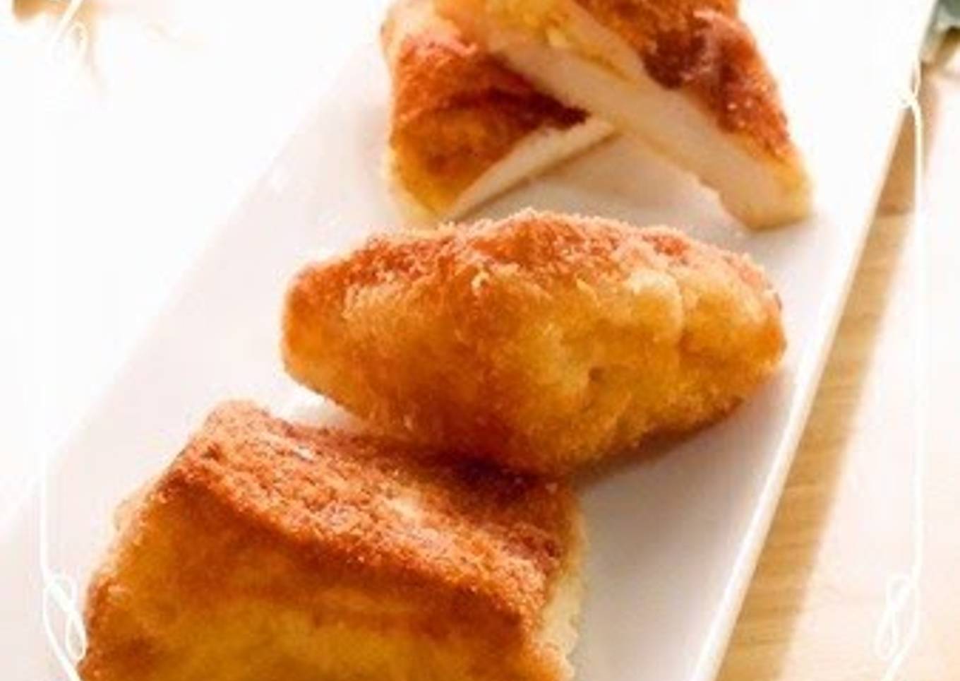 Voluminous! Fried Hanpen Stuffed with Egg