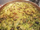 Paella con caracoles y verdura