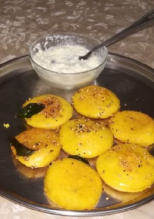 A picture of Mung daal idli.