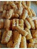Sesame cheese cookies