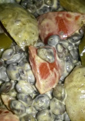 A picture of Sig's Lentil and Green Olive Salad.