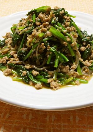 A picture of Stir-Fried Spinach, Pork, and Shirataki.