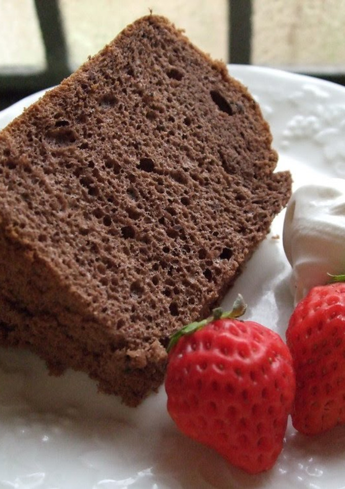 A picture of Moist and Soft Cocoa Chiffon Cake.