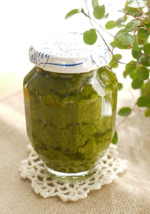 A picture of Fragrant Sesame Arugula Sauce.