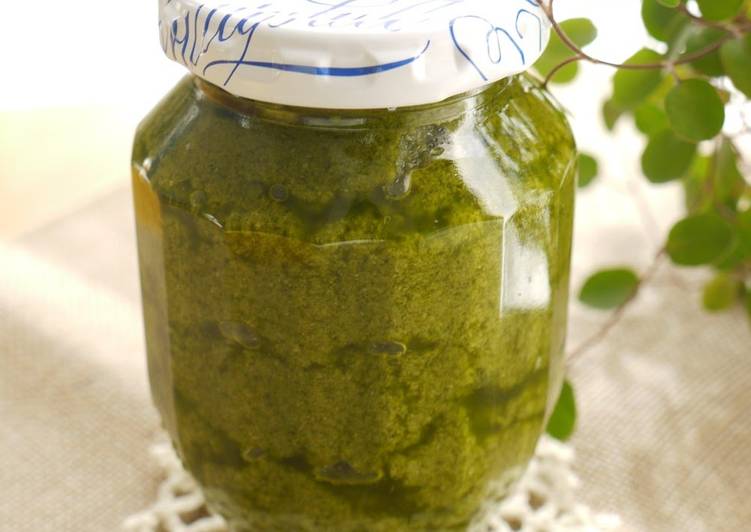 How to Make Speedy Fragrant Sesame Arugula Sauce