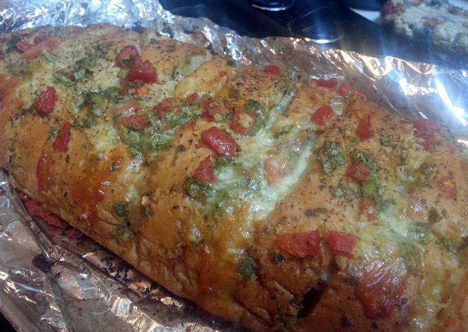 Recipe of Any-night-of-the-week Super AMAZING n' EASY Garlic Cheese Bread