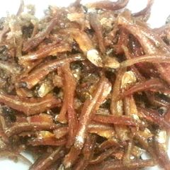 A picture of Crispy and sweet ikan bilis.