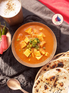 A picture of Matar paneer.