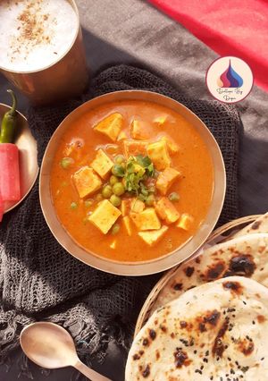 A picture of Matar paneer.