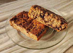 Una foto de 🍌🍫 Baked oats 🍌Receta viral #6 🍌 Budín húmedo de banana, avena y chips de chocolate 🍫🍌