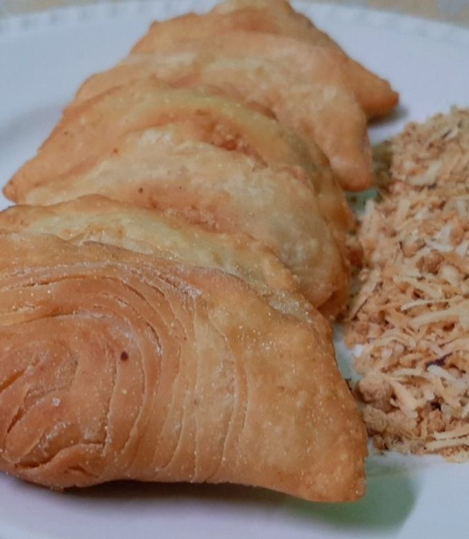 करंजी (karnji recipe in hindi) रेसिपी मुख्य फोटो