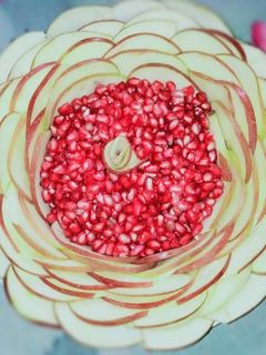 A picture of Lemonade dressing fruit salad.