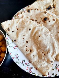 ময়দার রুটি (Moidar roti recipe in bengali) রেসিপির প্রধান ছবি