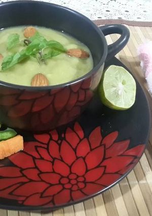 A picture of Broccoli Almond soup.