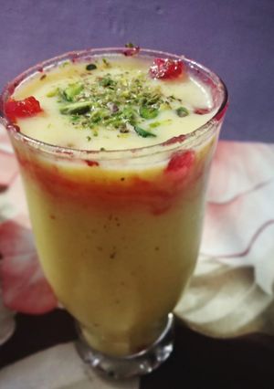 A picture of Tri colour mango mastani.