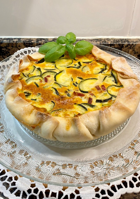 Una foto de Pizza rústica de calabacín
