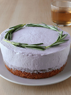 A picture of Blueberry Cream Cake.