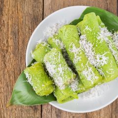 A picture of Kue dadar gulung.