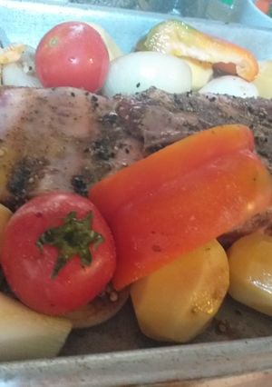 Una foto de Costillas al horno con verduras