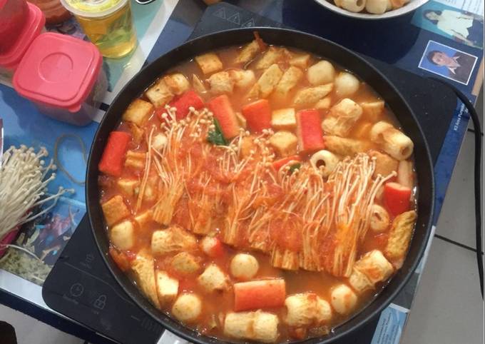 Resep Steamboat Kuah Tomyam Oleh Lanaauliak Cookpad