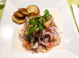 Una foto de Ceviche mixtoSalmón y lenguado