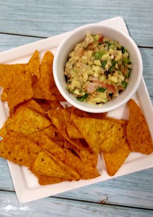 ગુઆકામોલે (Guacamole Recipe In Gujarati) રેસીપી મુખ્ય ફોટો