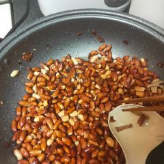 A picture of Fried peanuts.